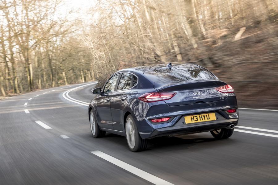  Hyundai i30 Fastback (PD) 2018 года  (UK) (фото 15 из 40)